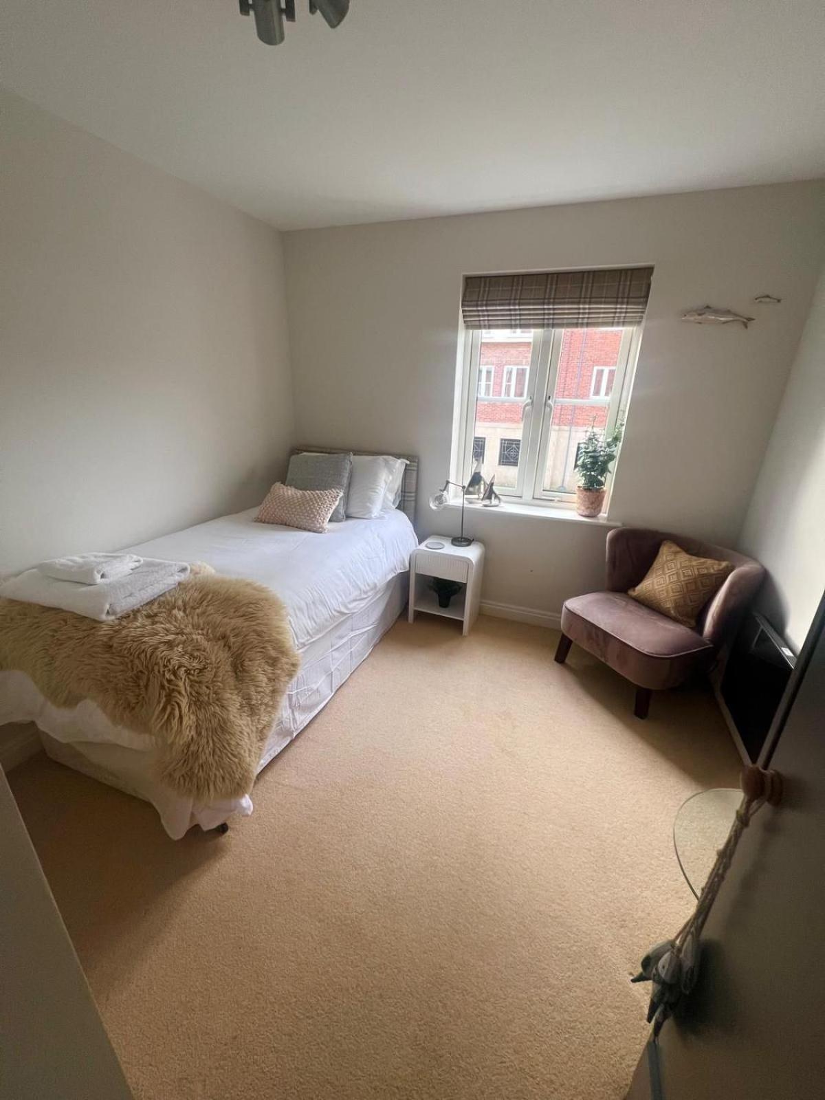 Majestic, Modern & Spacious Harbour-View Apartment With Parking 휫비 외부 사진